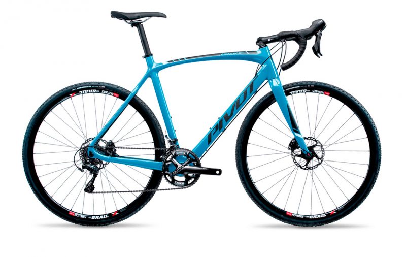 bicicleta fondo blanco